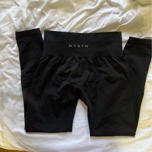 NVGTN Black Seamless leggings (no scrunch butt) size medium